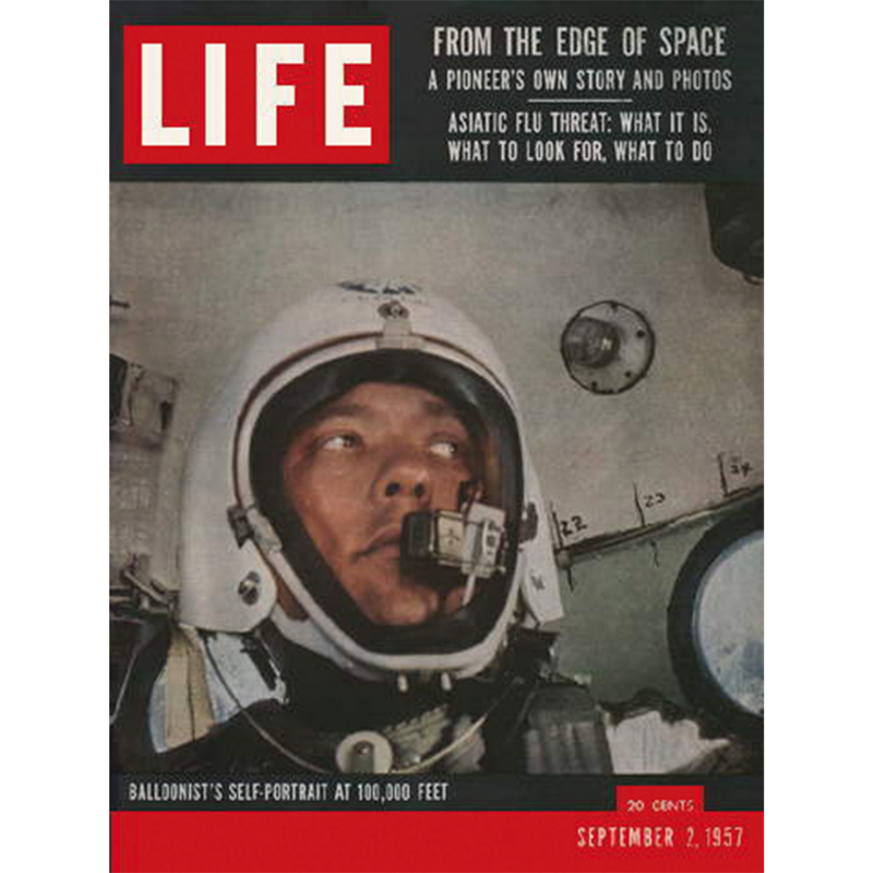 Titelbild der Zeitschrift LIVE welches den Ballonfahrer David G. Simons in seinem Raumanzug im Porträt zeigt